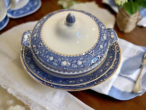 Stunning classic Blue and White dining set